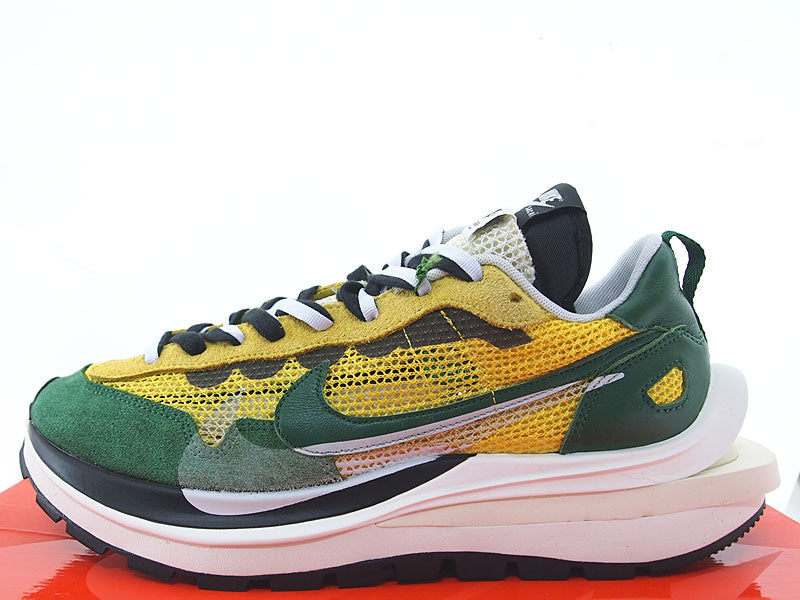 NIKE x sacai VAPORWAFFLE "Tour Yellow Stadium Green"