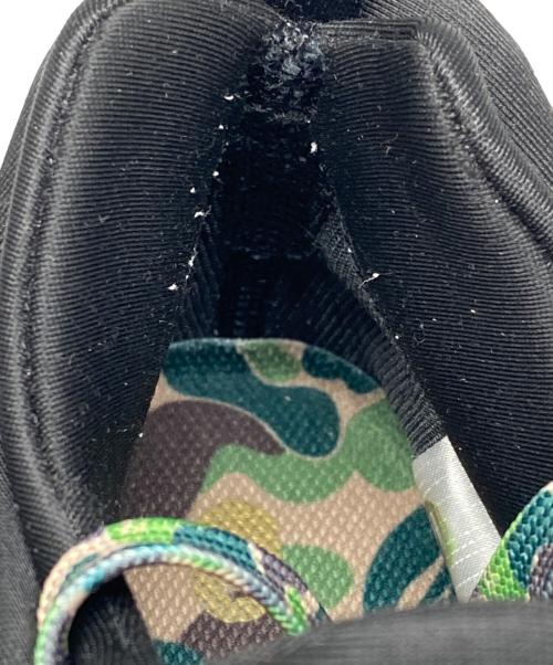 BAPE DAME9 is not a phrase that directly translates to English, as "BAPE" is a brand name
