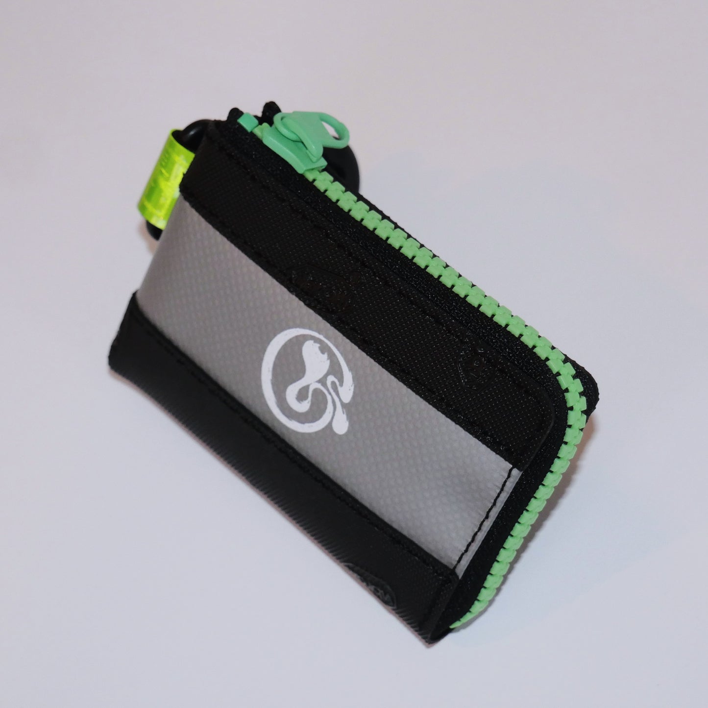 【SHIP NOW】Vibram card wallet with green zip "ROCK"