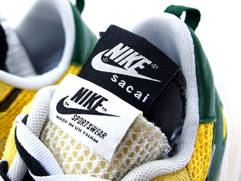 NIKE x sacai VAPORWAFFLE "Tour Yellow Stadium Green"
