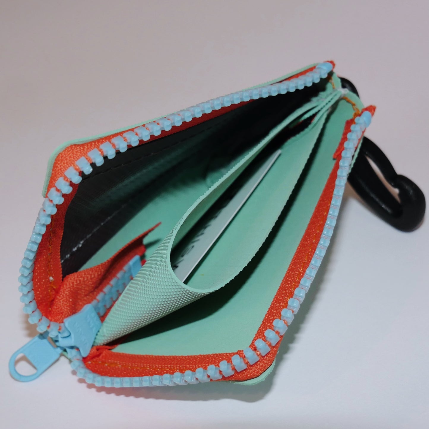 【SHIP NOW】Vibram card wallet with orange zip "Mushroom"