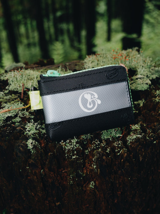 【SHIP NOW】Vibram card wallet with green zip "ROCK"